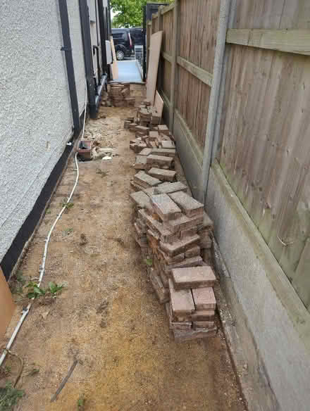 Photo of free Paving blocks (Leigh-on-Sea SS9) #1
