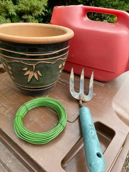 Photo of free Various garden tools, pots, baskets, wire (Barrow upon Soar LE12) #2