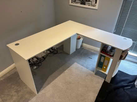 Photo of free White L shape desk (Crowborough TN6) #1