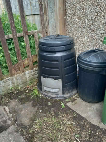 Photo of Compost bin (Chapel Hillock PR7) #1