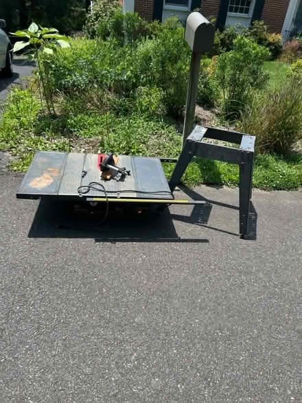 Photo of free Table saw (Annapolis- Winchester) #2
