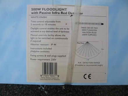 Photo of free New unused Wickes 500W halogen security floodlight with PIR (Kempsey WR5) #2