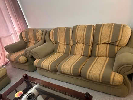 Photo of free Sofa set (CV2) #1