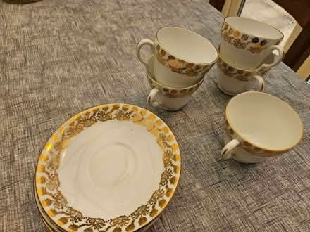Photo of free Fine Bone China tea cups and saucers (Chesham HP5) #2
