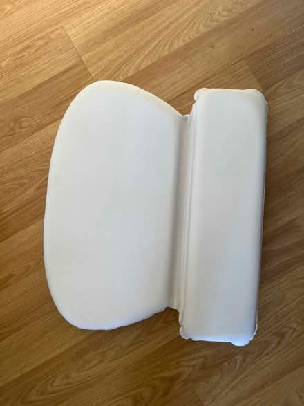 Photo of free Bath pillow (Kennington) #1