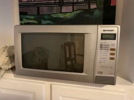 Photo of free 1 year old microwave โ perfect working condition (Twickenham TW2) #1