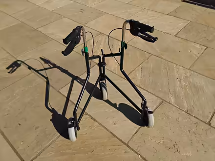 Photo of free Tri-wheeled walking aid (Welwyn AL6) #4