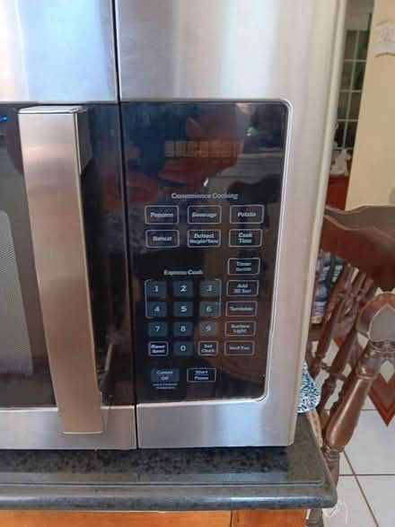 Photo of free Microwave Oven by GE in Lansdale (Lansdale near Turnpike exit) #3
