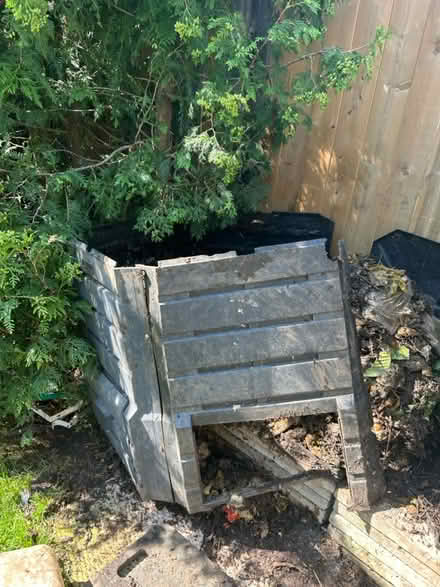 Photo of Compost bin (Meadowvale area) #2