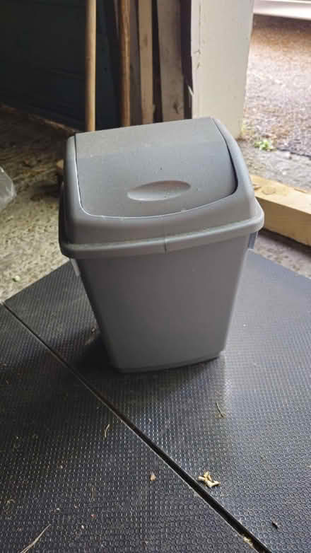 Photo of free Small lidded bin (Epping CM167) #1