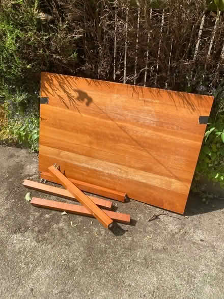 Photo of free Dining room table (Headingley LS6) #1