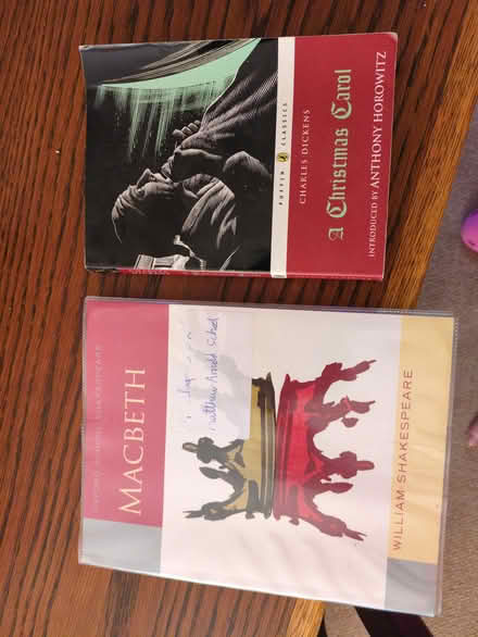 Photo of free GCSE English text books Macbeth and Christmas Carol (Botley OX2) #1