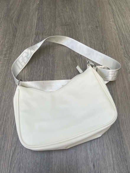 Photo of free Cream Handbag. H&M. Good condition. (Southsea PO4) #1