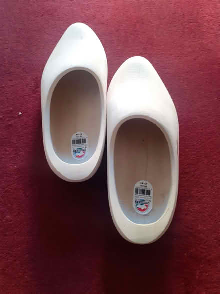 Photo of free clogs (King's Cross N1) #1