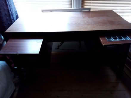Photo of free A wooden desk (Earley RG6) #3