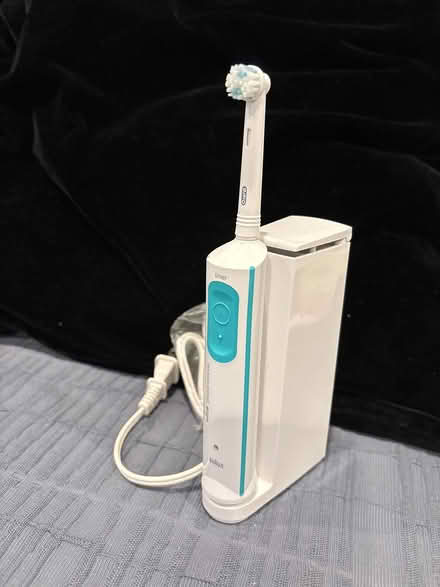 Photo of free Oral B electric toothbrush (Morristown, NJ) #1