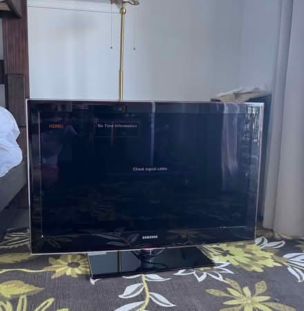 Photo of free Samsung tv without remote (Chesapeake Beach, MD) #1