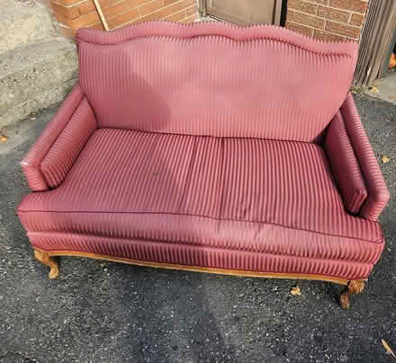 Photo of free Pink Couch (L5N 1P3) #1