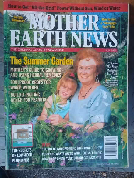 Photo of free Self Reliance magazines "Mother Earth News" (Golden Triangle NR2) #1