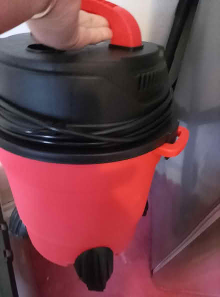 Photo of free Small hoover (South ockendon RM15) #1