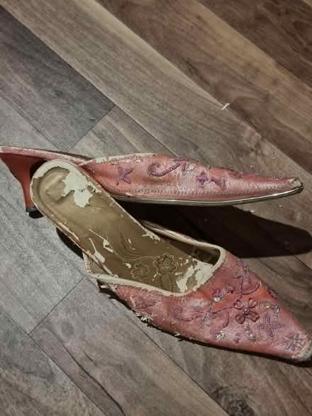 Photo of free Pretty pink size 8 kitten heels (stroud green N4) #1