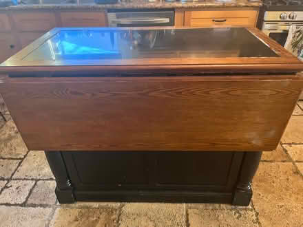 Photo of free marble top island and stools (39th ave and MacArthur) #1