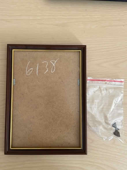 Photo of free 8x6" hanging picture frame (Barrow upon Humber DN19) #1