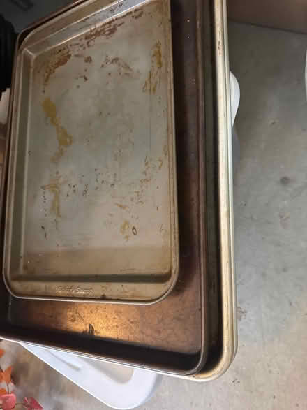 Photo of free 4 cookie sheets, various sizes (Lafayette) #1