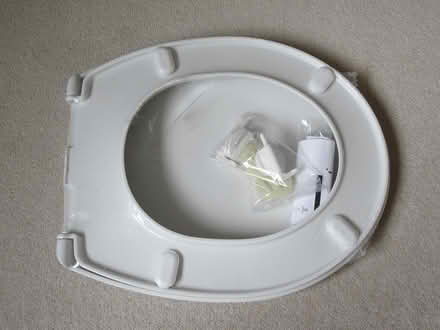 Photo of free White toilet seat (Blairgowrie PH10 6HY) #2