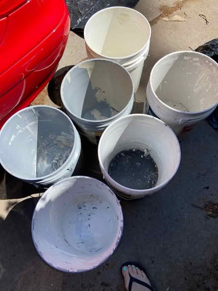 Photo of free 5 gallon pails (23 brant avenue mississauga on) #1