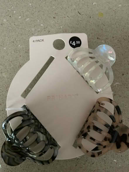 Photo of free Hair clips unused (High Wycombe, HP13) #1