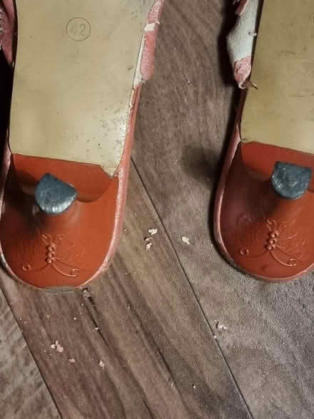 Photo of free Pretty pink size 8 kitten heels (stroud green N4) #2