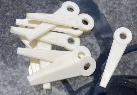 Photo of free plastic blades (Bloor Lansdowne) #1