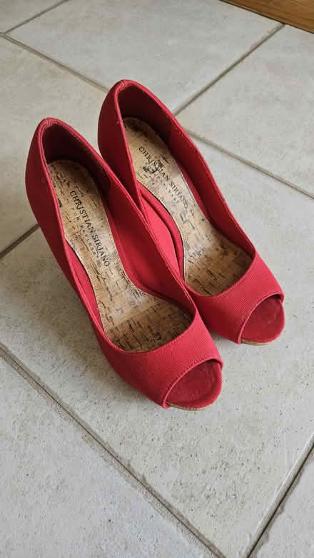 Photo of free High heels summer shoes (clarkson lorne park area) #1