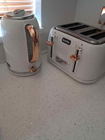 Photo of free Toaster and kettle (Eastwood SS9) #1