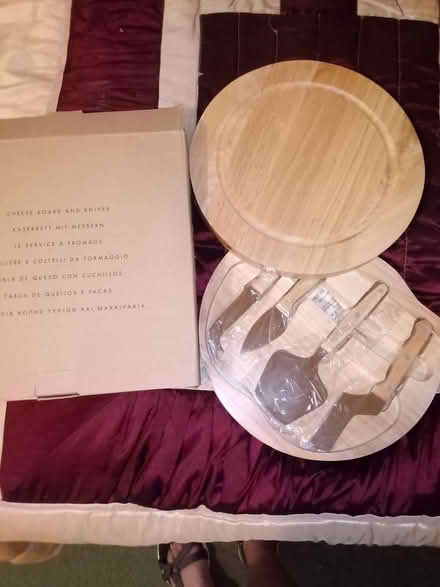 Photo of free Cheese board and knives set (Tonbridge) #1