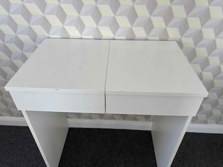 Photo of free White dressing table (Seaside BN22) #3