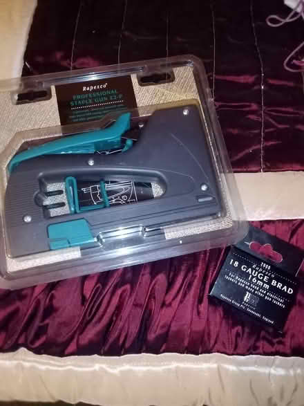 Photo of free Rapesco staple gun with staples (Tonbridge) #1