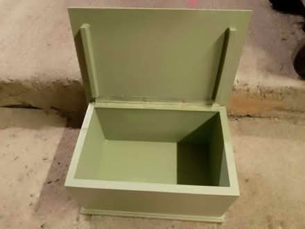 Photo of free Pine box with hinged lid - 380 x 250 x 210mm high (Bucknell SY7) #2