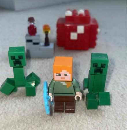 Photo of free Lego Minecraft Minifigures & Set (Whetstone N20) #1