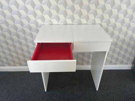 Photo of free White dressing table (Seaside BN22) #1