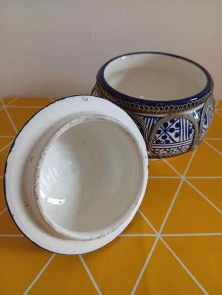 Photo of free Moroccan Ceramic Lidded Pot (Buxworth SK23) #3