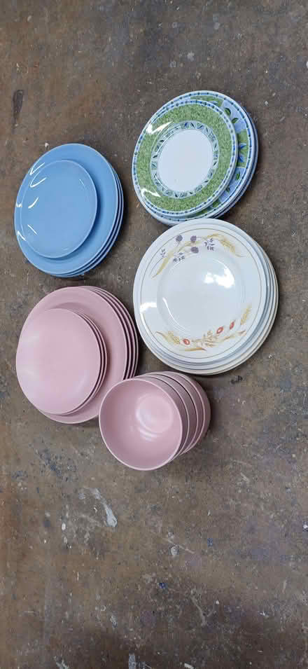 Photo of free Plates & bowls (Chaddesden DE21) #1