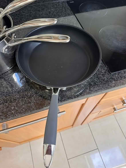 Photo of free Pots/pan/iron pangrill (Blagriffin) #3