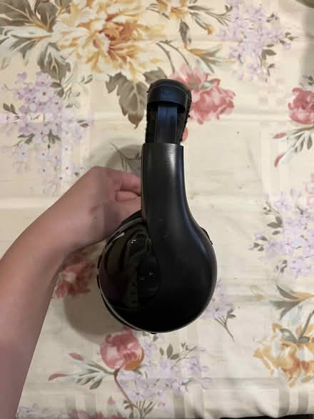Photo of free Wired earphones, worn (Maywood Park Santa Clara) #2
