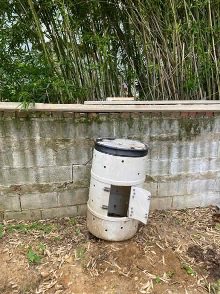 Photo of free Compost Tumblr (S. 26th St. & S. Ives St) #1
