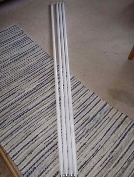 Photo of free Used 6'Flourescent tubes (Yateley GU46) #1