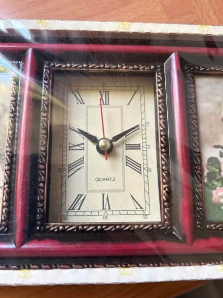 Photo of free Clock with 2 photo frames (Arbourthorne S2) #2