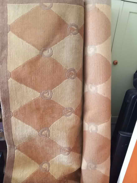 Photo of free Large woollen rug (Queen's Park BN2) #3