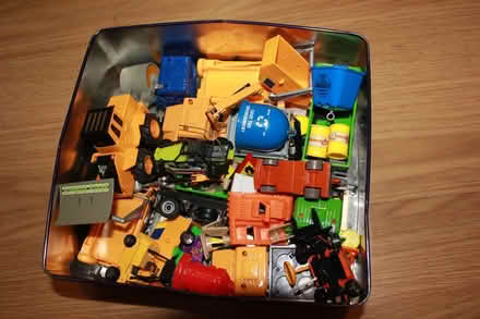 Photo of free toy builders/roadworkers vehicle set (Rowanfield GL51) #1
